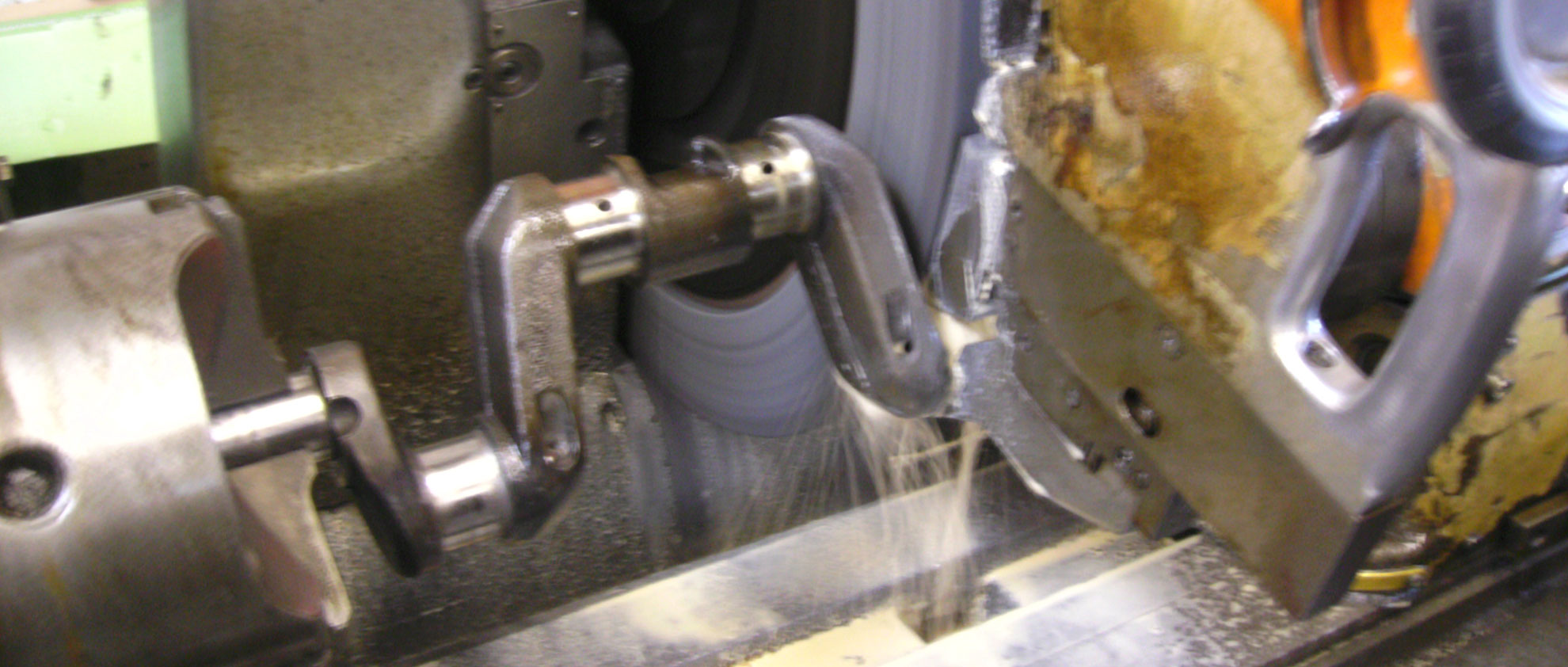 Crank grinder in action